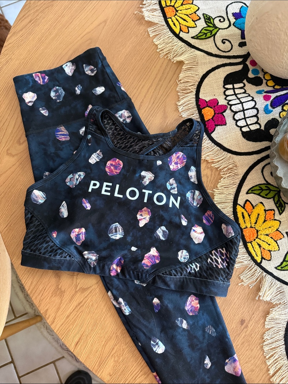Peloton Limited Edition Sports Bra & Leggings set  Gem Print  Lg top & bottom